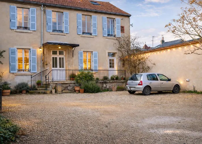 La Petite Cour * Beaune (Cote d'Or)