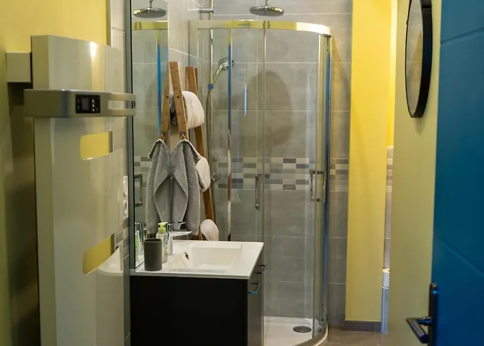 La Petite Cour 본느